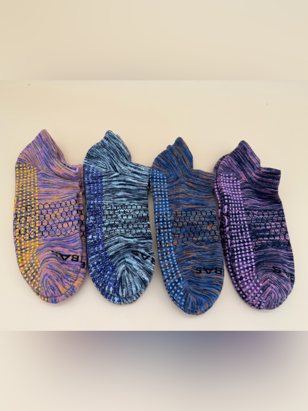 Bombas Multicolor Gripper Ankle Socks Size Medium 4 Pairs New without tags